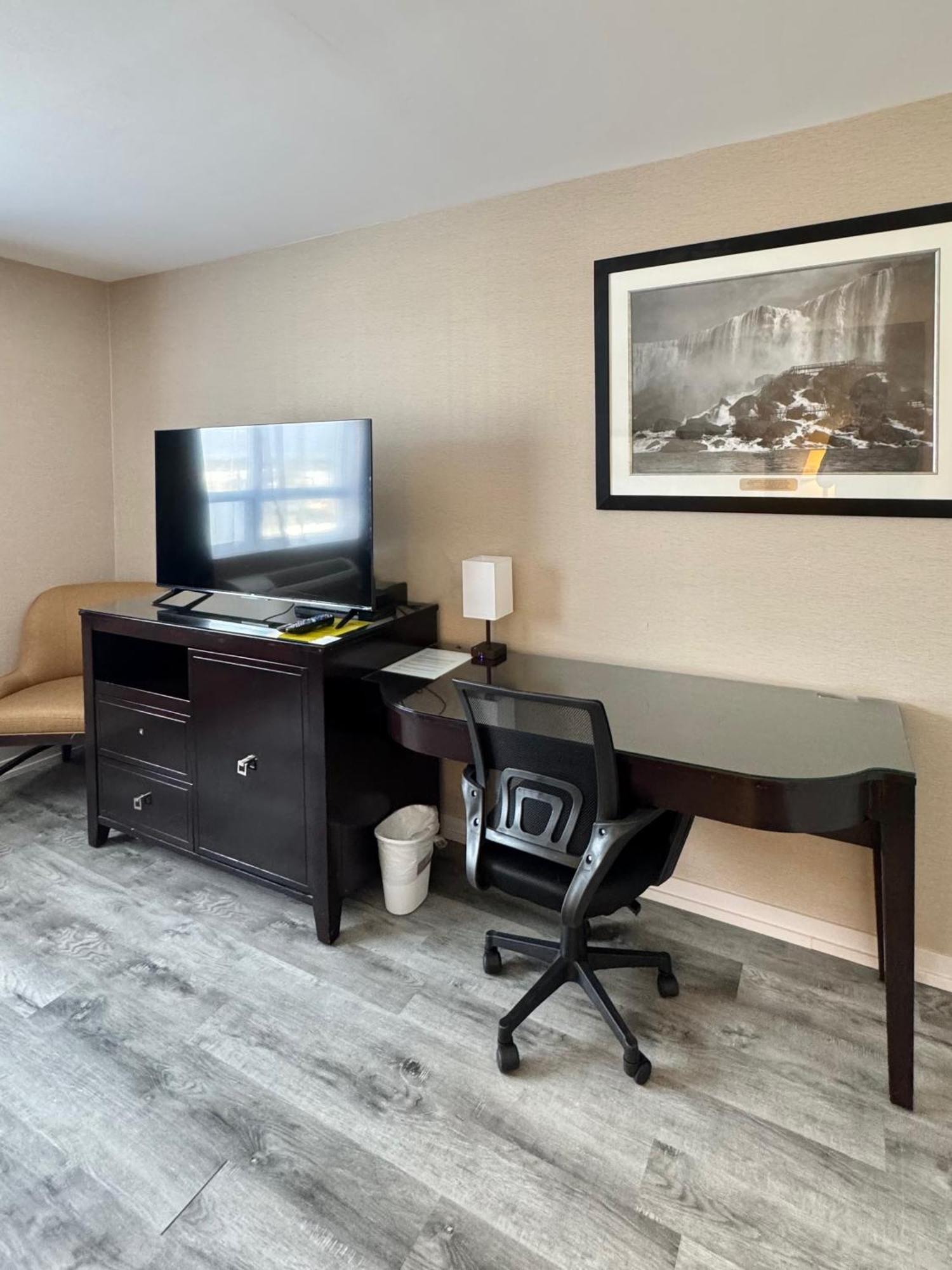 Big Bird Inn Wawa, Surestay Collection By Best Western Екстериор снимка