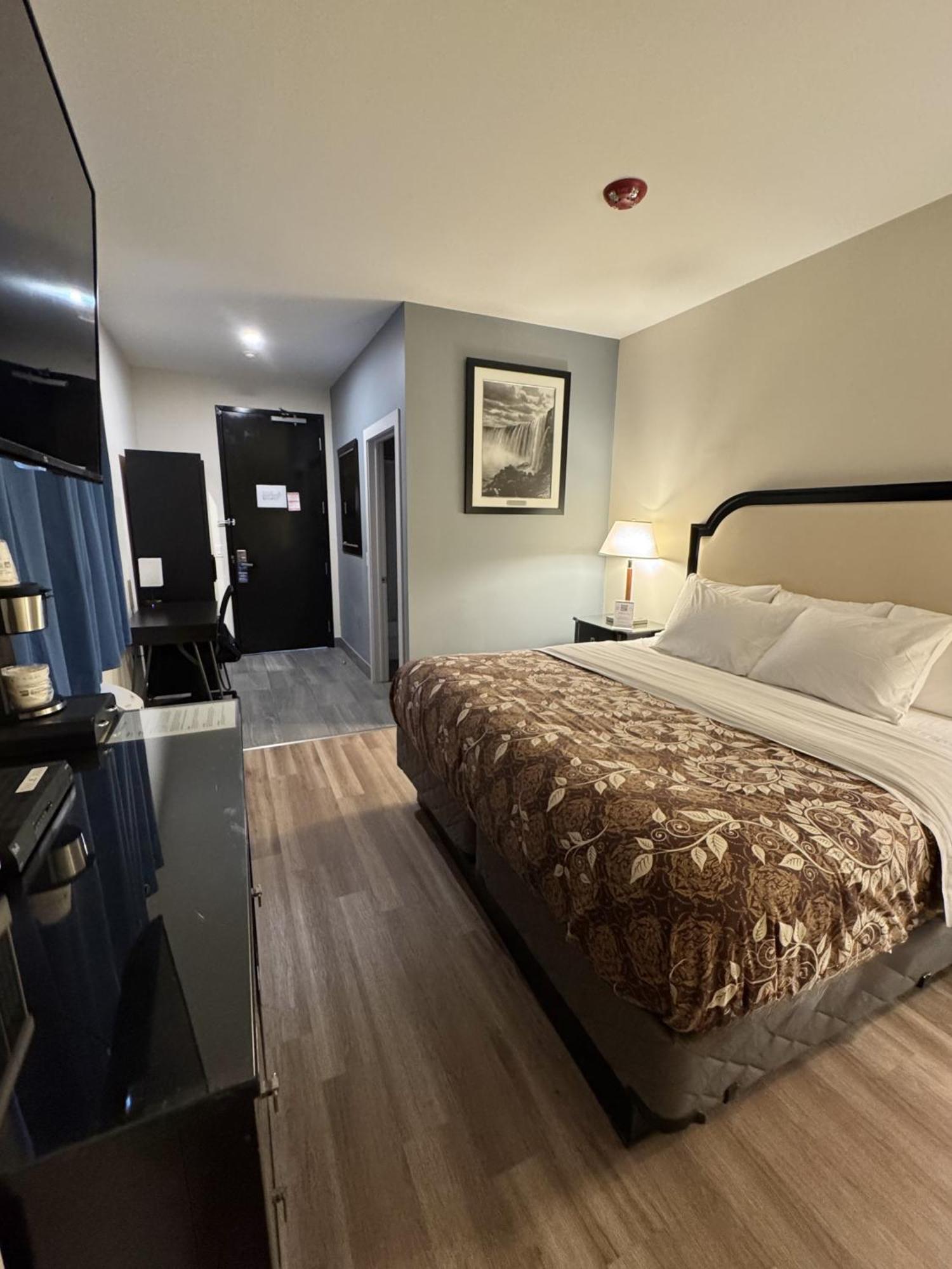 Big Bird Inn Wawa, Surestay Collection By Best Western Екстериор снимка