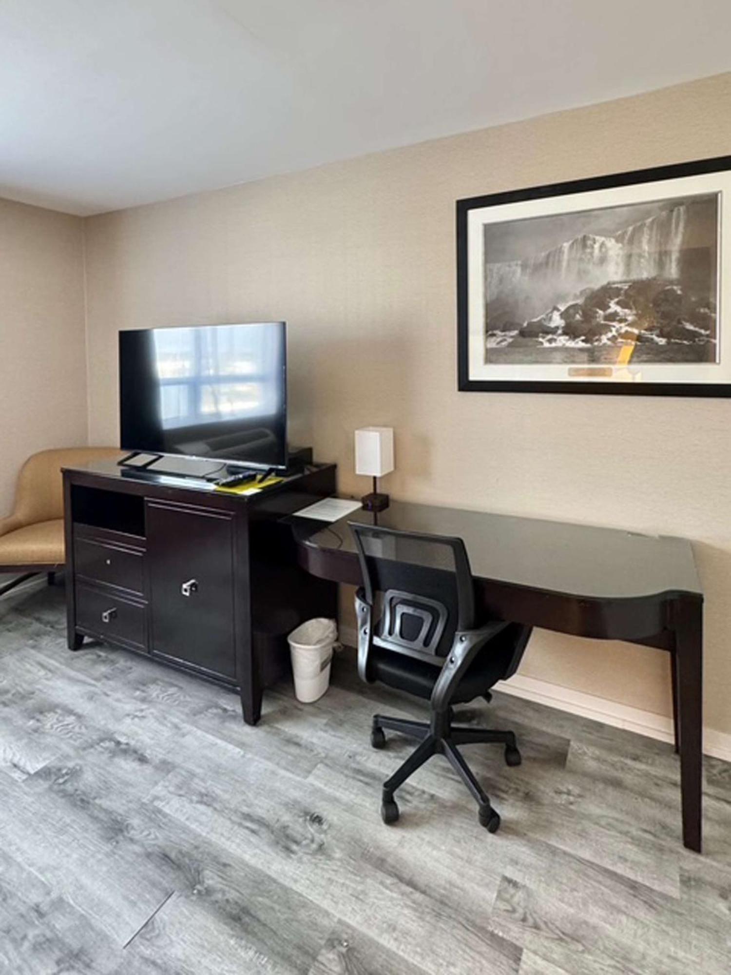 Big Bird Inn Wawa, Surestay Collection By Best Western Екстериор снимка