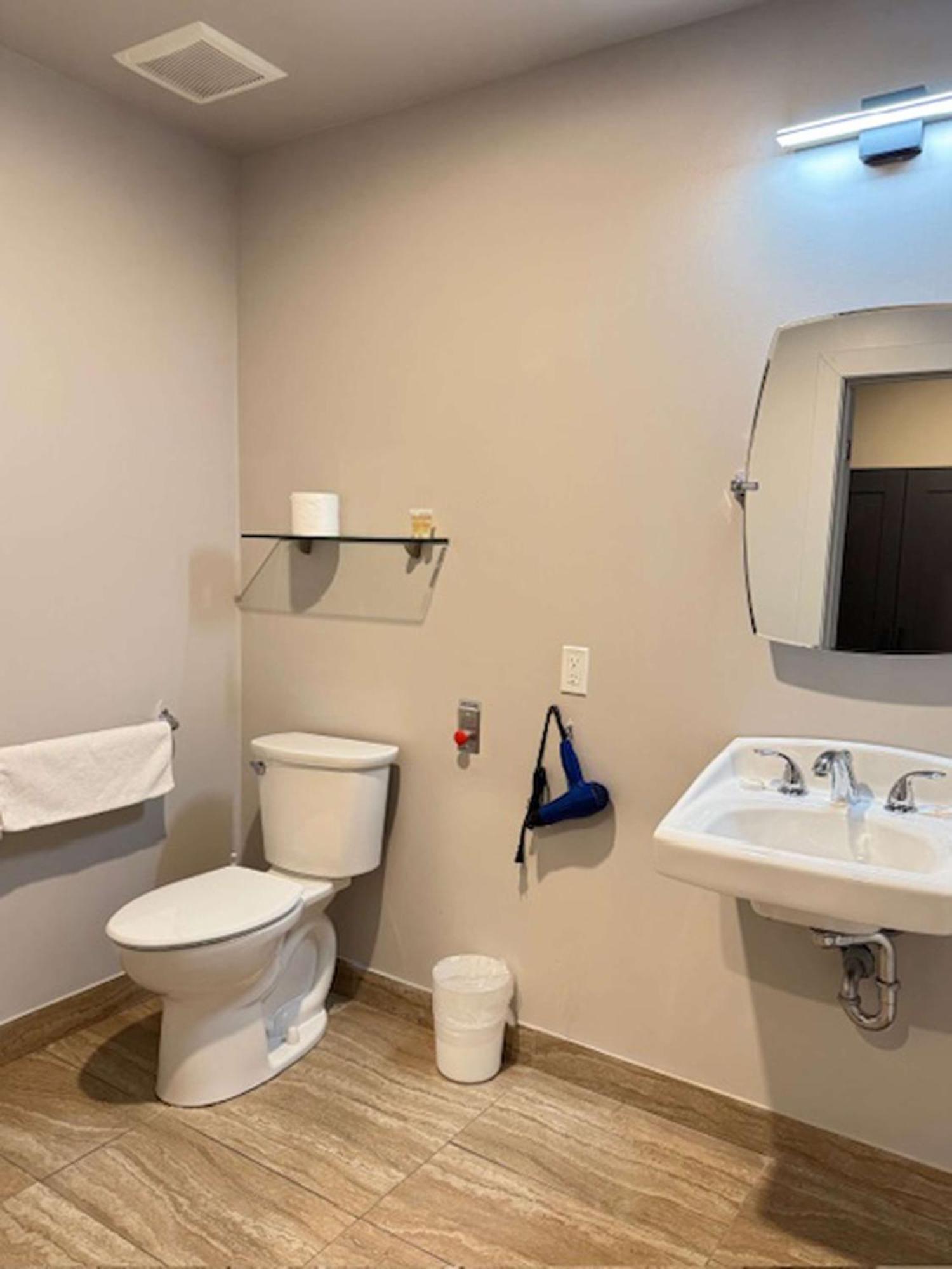 Big Bird Inn Wawa, Surestay Collection By Best Western Екстериор снимка